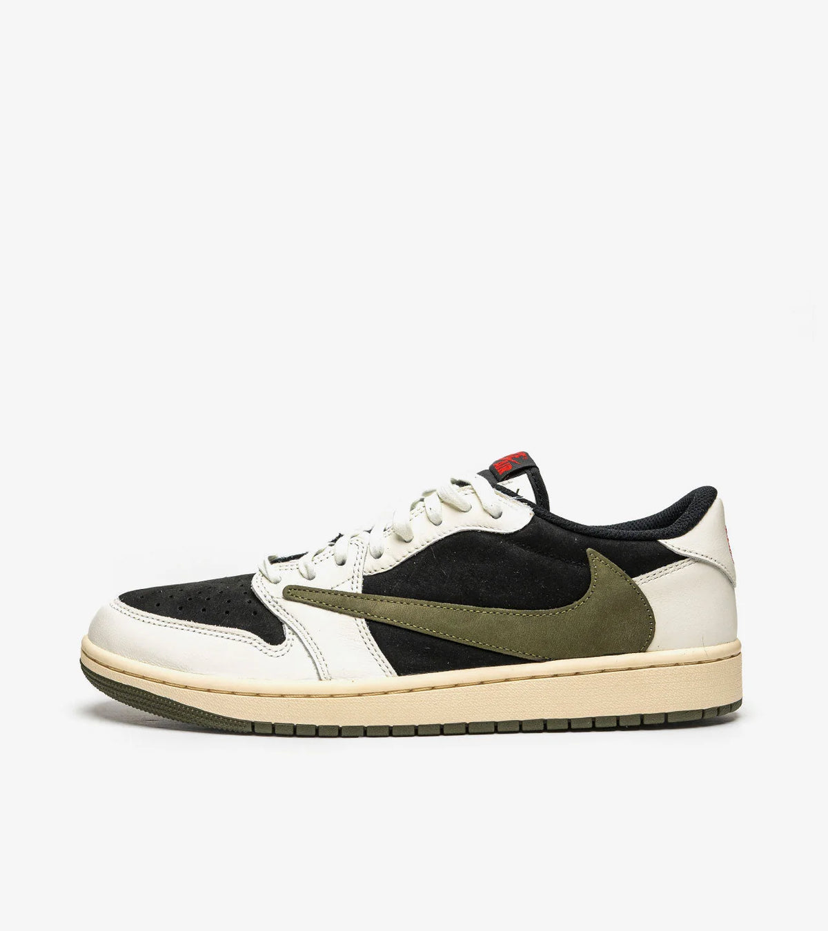 NIKE x TRAVIS SCOTT