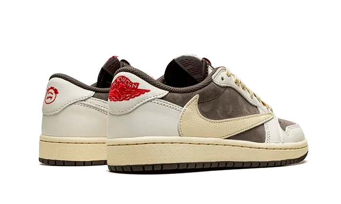NIKE x TRAVIS SCOTT
