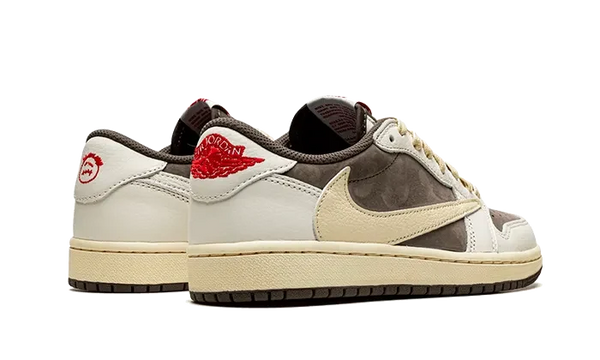 NIKE x TRAVIS SCOTT