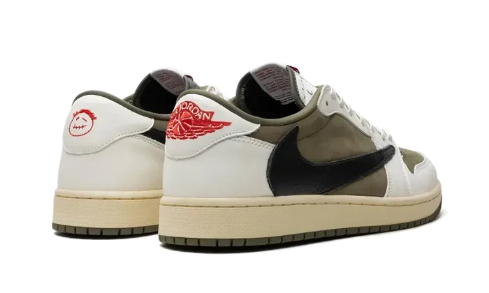 NIKE x TRAVIS SCOTT
